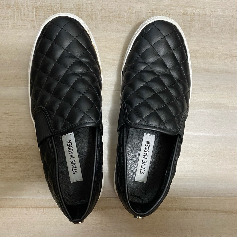 Steve Madden slip on